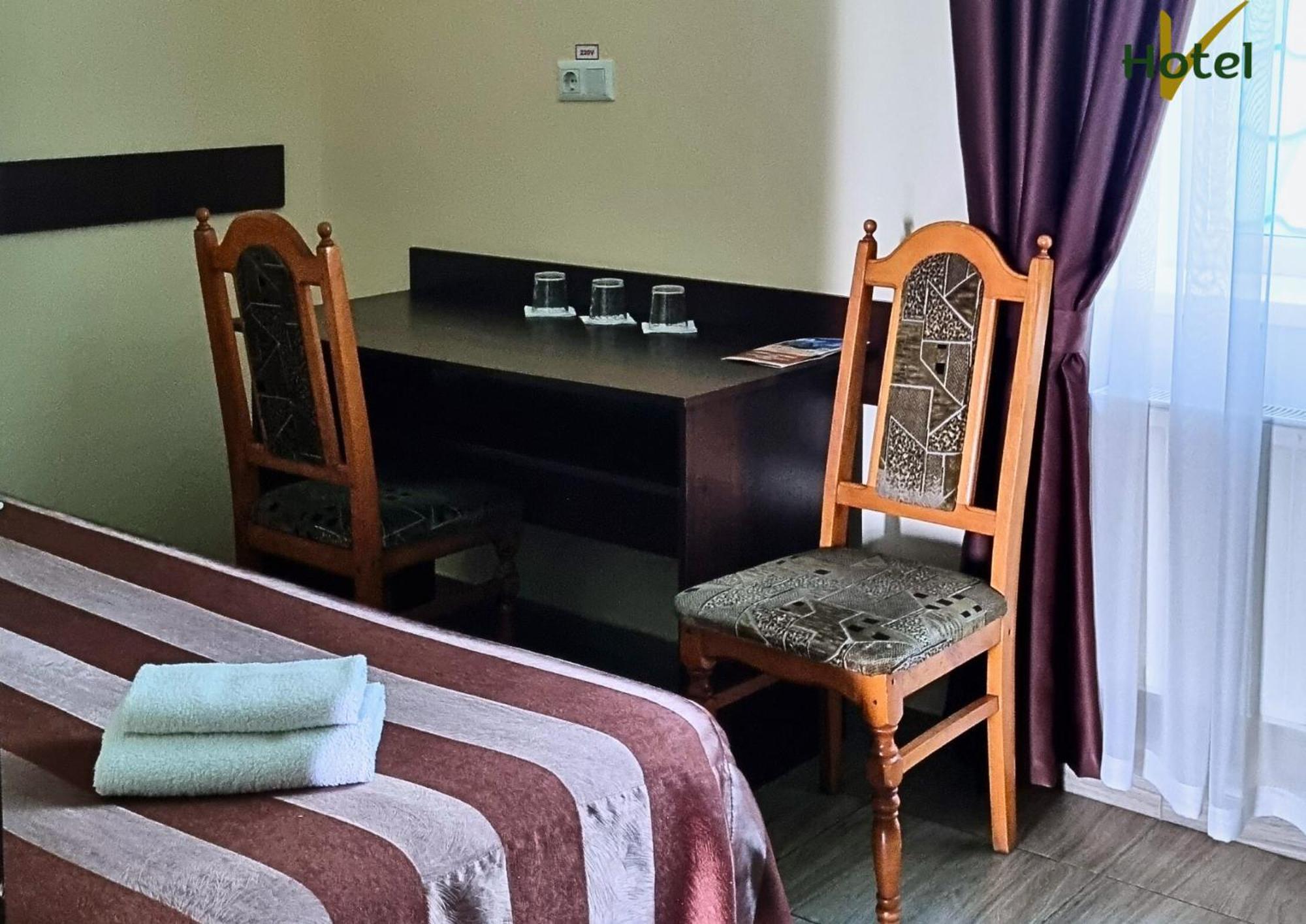 Готель "Валерія" Novoselytsya  Oda fotoğraf